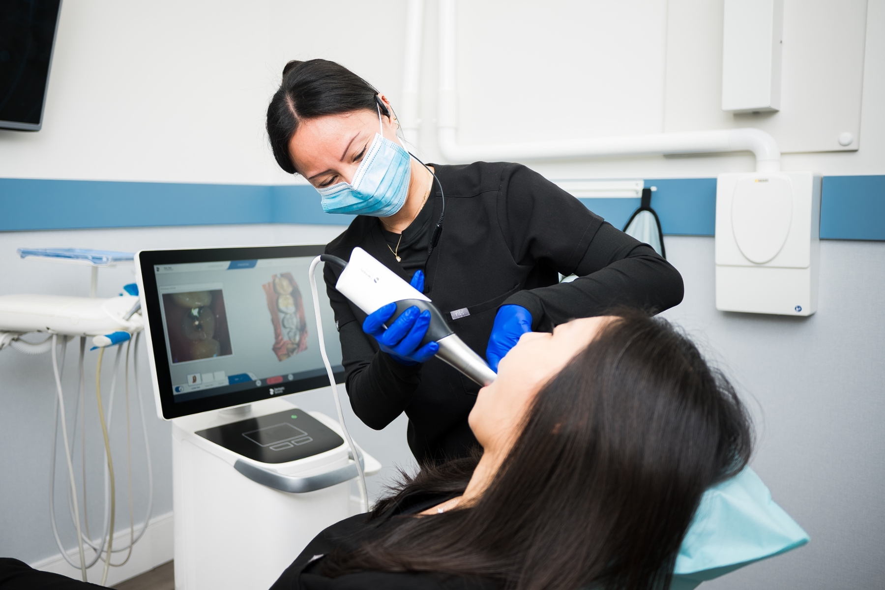 etobicoke dentist using intra oral camera