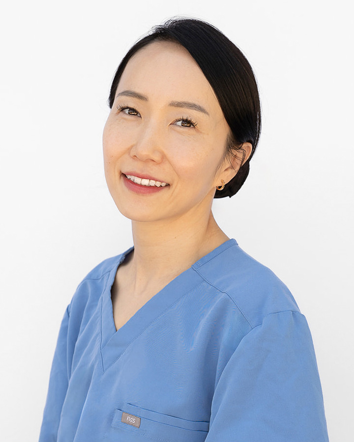 Toronto Dentist Dr. Ellie Moore , D.D.S.